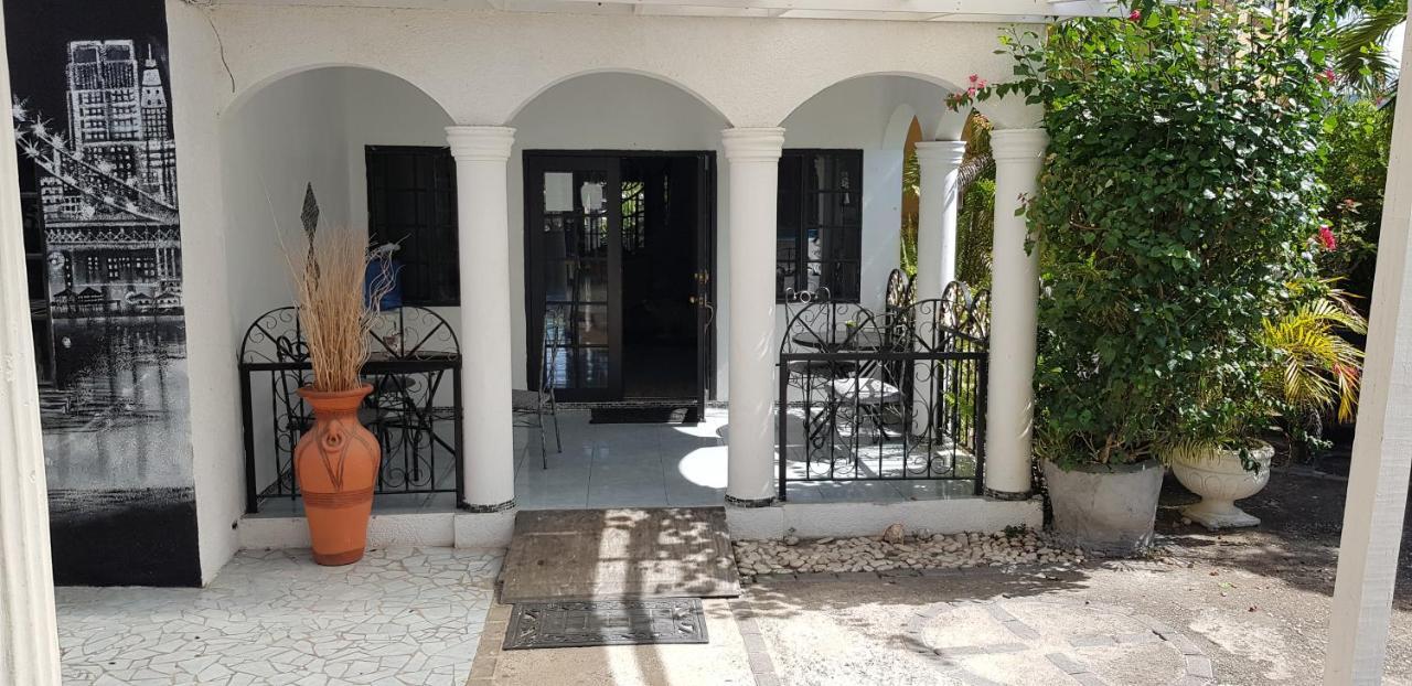 Little Savoy Guest House New راناوي باي المظهر الخارجي الصورة