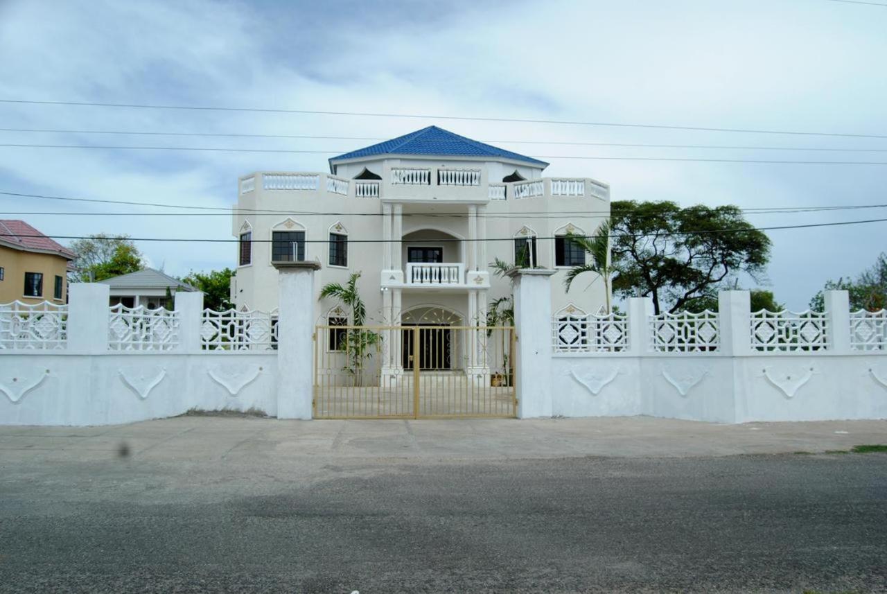 Little Savoy Guest House New راناوي باي المظهر الخارجي الصورة