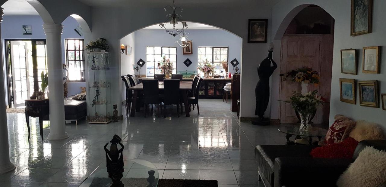 Little Savoy Guest House New راناوي باي المظهر الخارجي الصورة