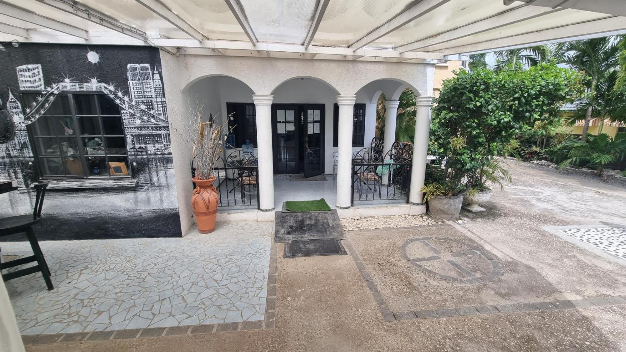 Little Savoy Guest House New راناوي باي المظهر الخارجي الصورة