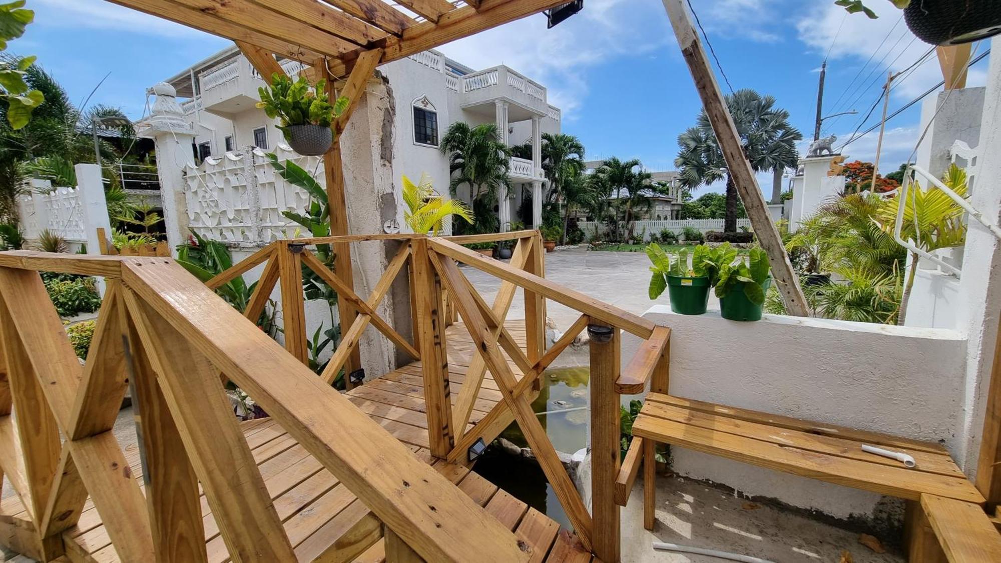Little Savoy Guest House New راناوي باي المظهر الخارجي الصورة